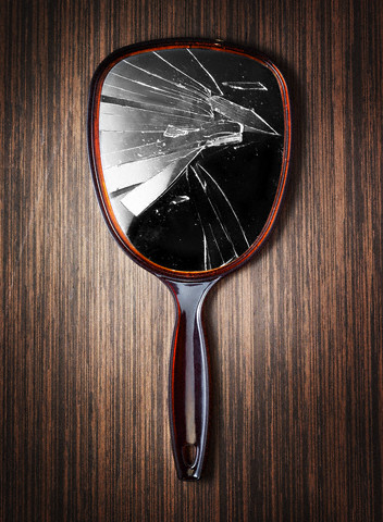 Espelho quebrado